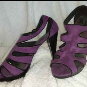 Purple pumps